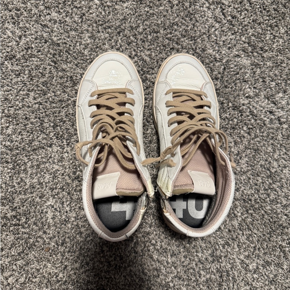Versatile White and Tan Chunky Sole Sneakers